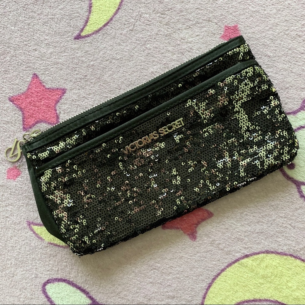 Victoria’s Secret Sequin Clutch - Picture 1 of 6